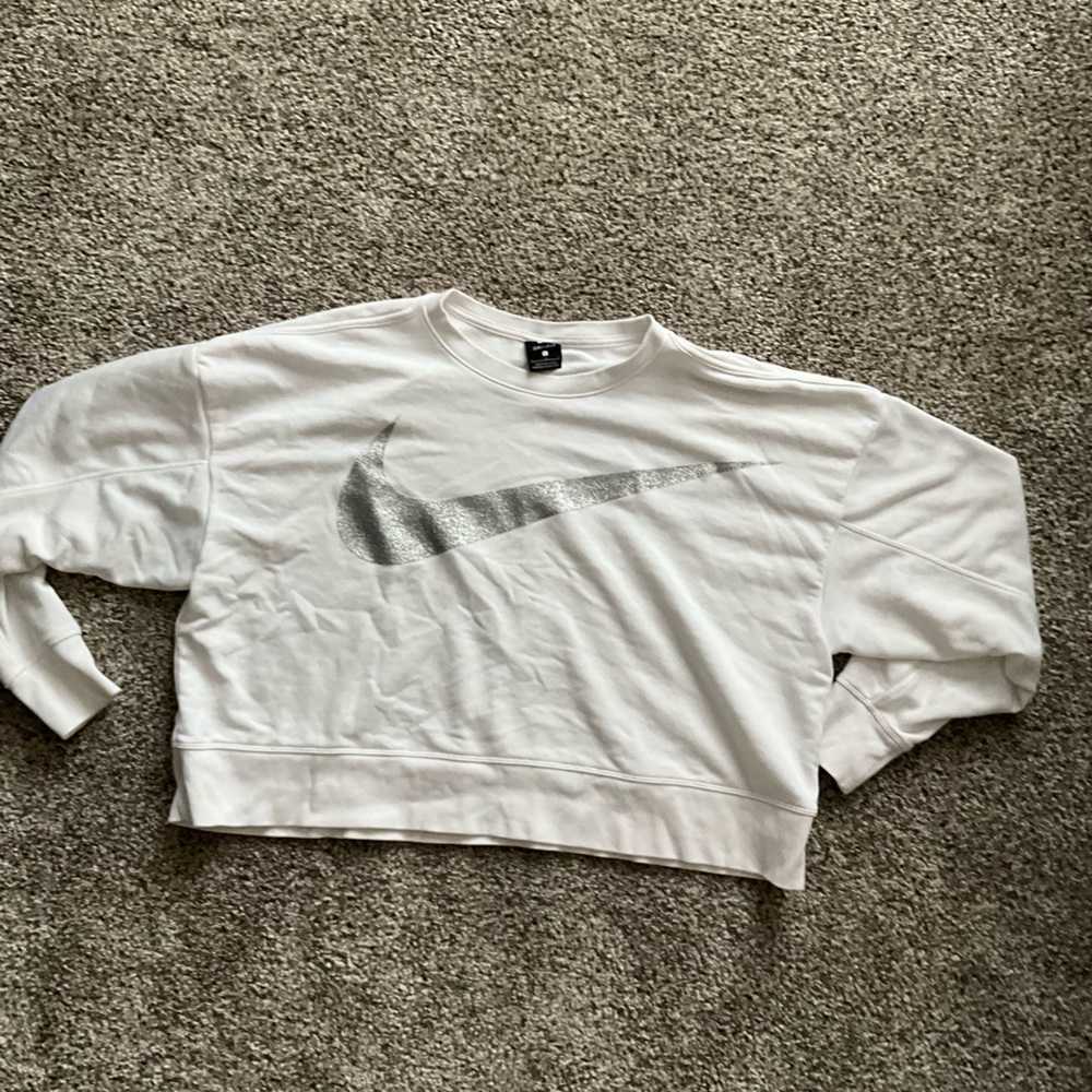 Cropped Nike crewneck size large